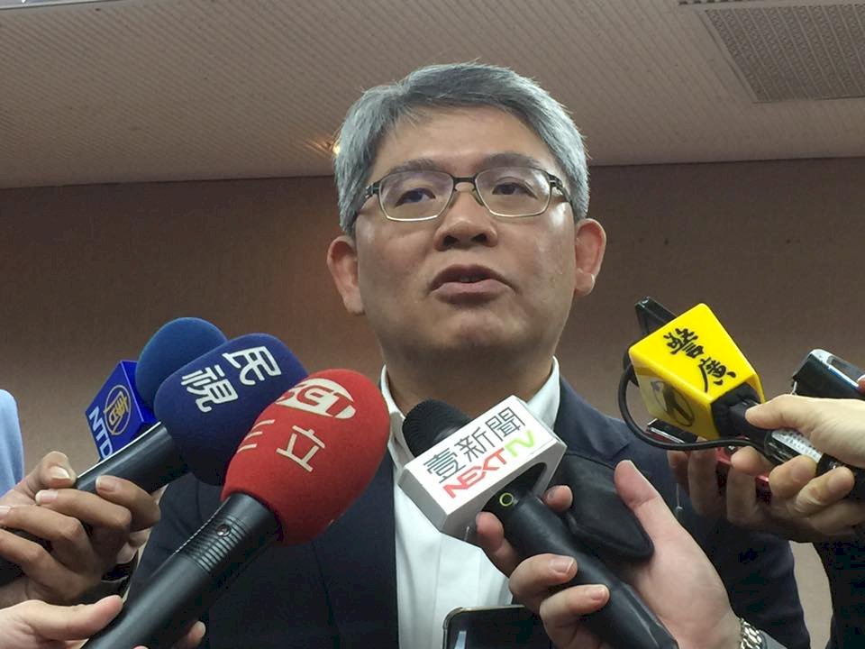 新式國民身分證 內政部：明年有機會換發