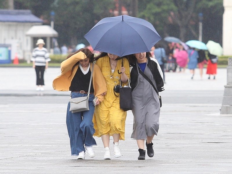 鋒面影響 北東有雨天氣涼