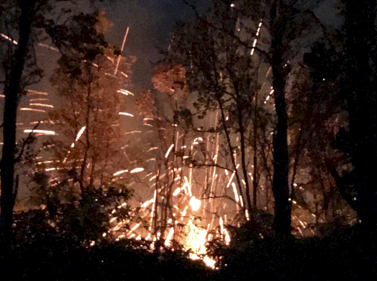 夏威夷大島地震後高度警戒 熔岩四溢