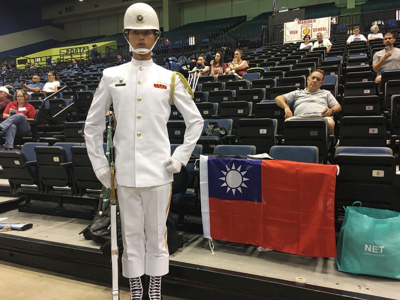海軍上兵矇眼操槍絕技 闖進世儀賽前八強