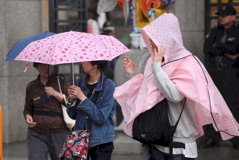 鋒面持續影響 中南部7縣市大雨特報