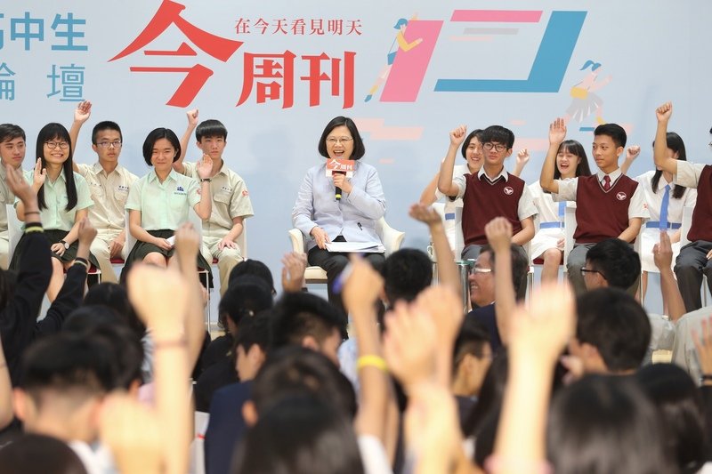 防假訊息流竄 總統：多看一點再判斷