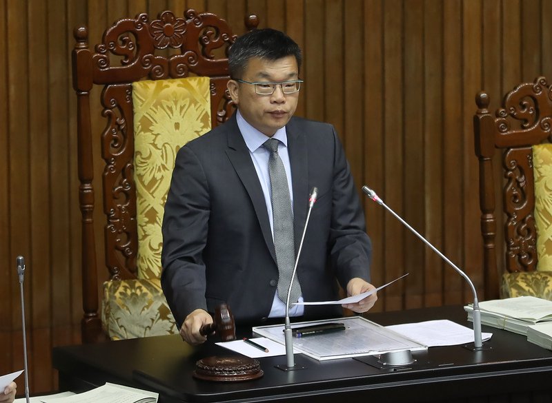 助弱勢兒少脫貧 兒少發展帳戶條例三讀