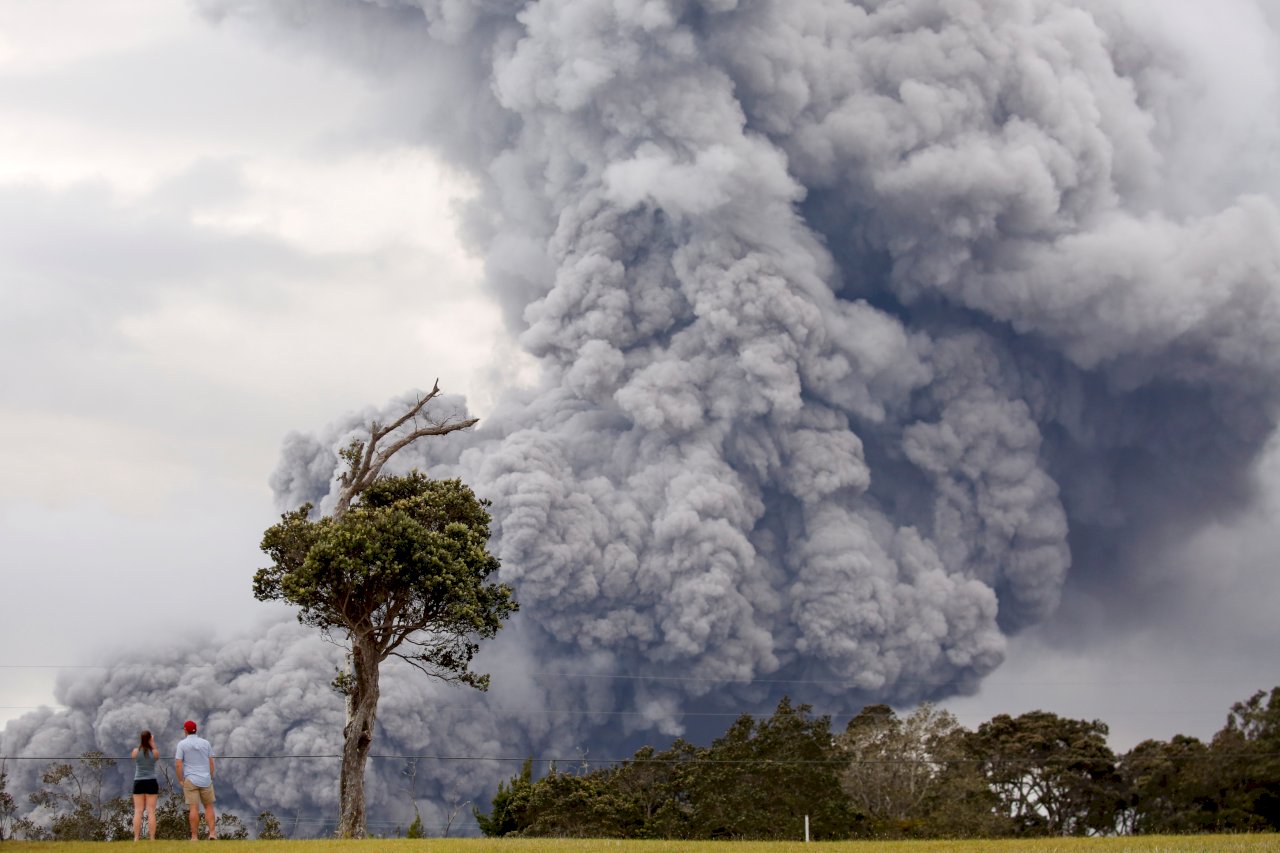 夏威夷火山噴發火山灰雲 當局拉紅色警報