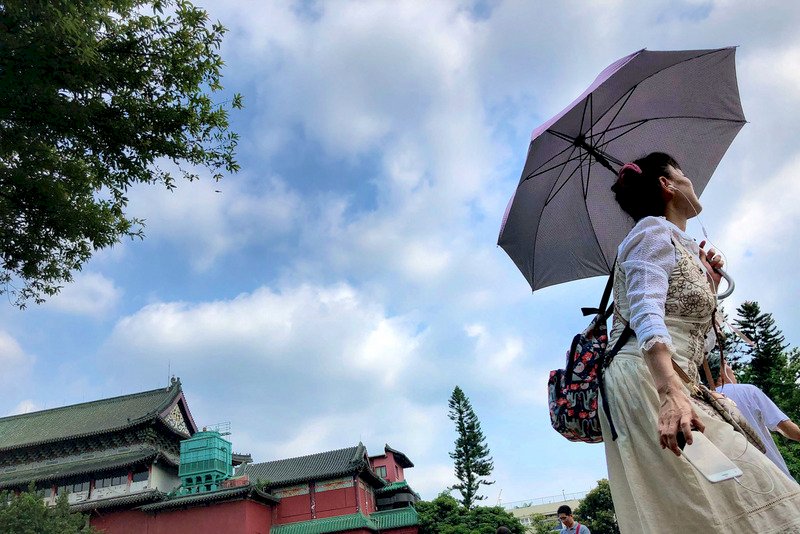 高溫悶熱紫外線強 午後雷陣雨機率增