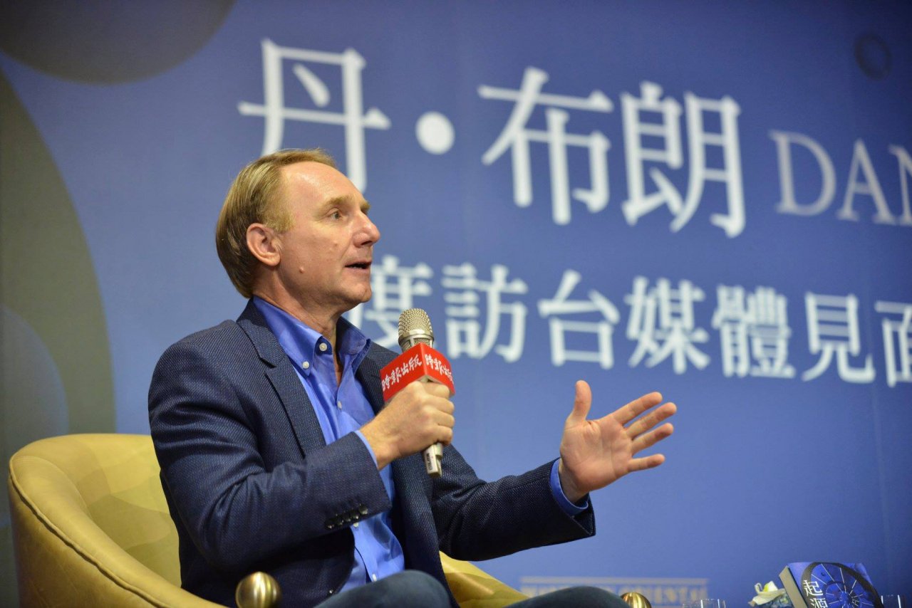 丹・布朗訪台談新書 盼促宗教與科學對話
