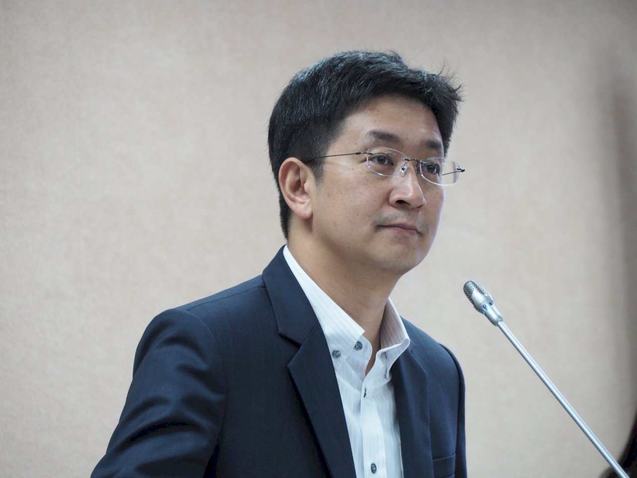 美艦航經台灣海峽 朝野各自解讀