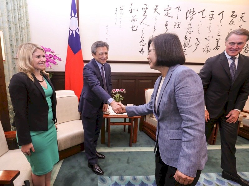 美參議員來訪挺台 梅健華稱台灣是好夥伴