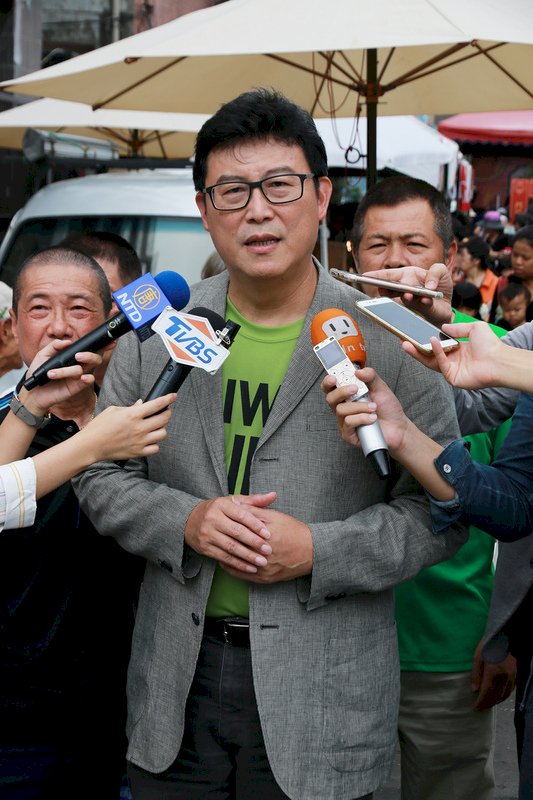 柯文哲肯定吳音寧 姚文智批見風轉舵
