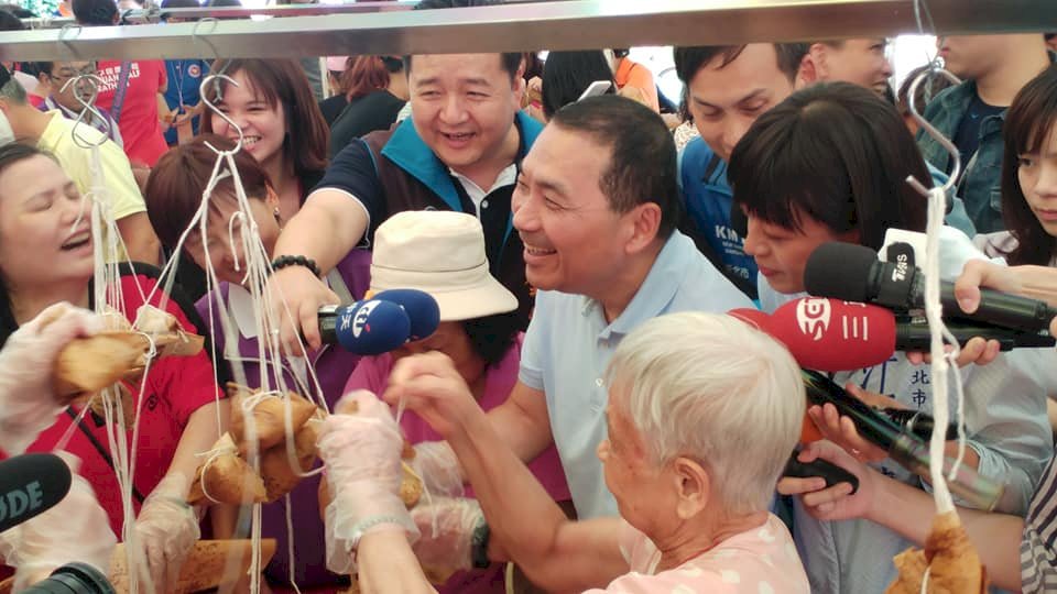 文大宿舍爭議 侯友宜：若有問題太太願解約