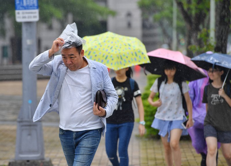中南部臺東降雨持續 其他地區午後雷陣雨