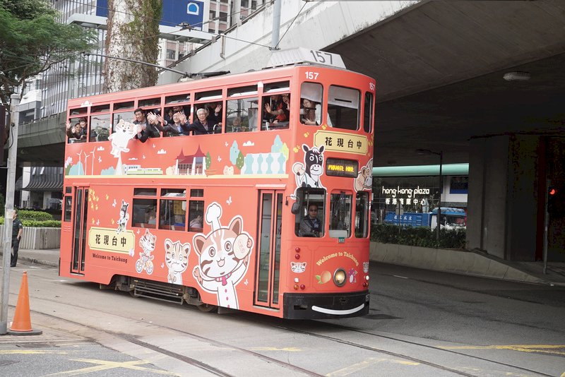 行銷台中花博  香港叮叮車彩繪花博圖案