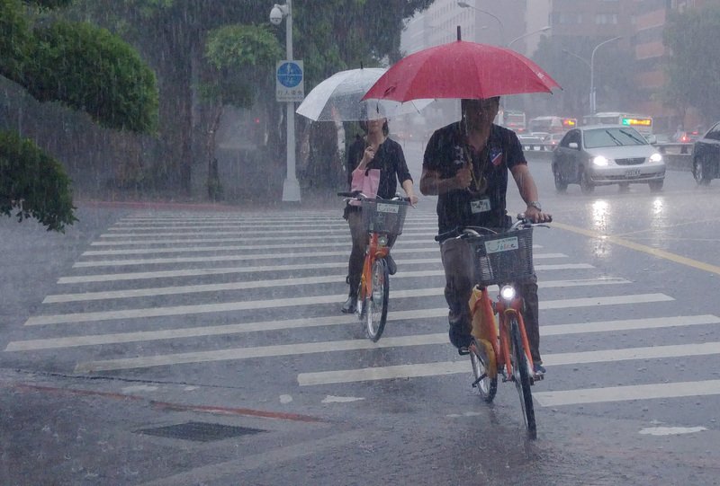 低壓帶影響天氣不穩定 午後留意大雷雨