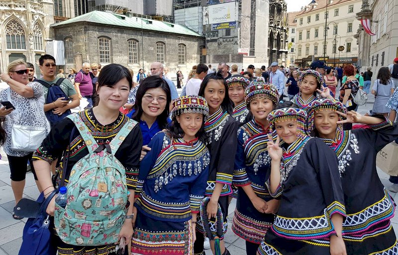 中國施壓 國中合唱團聯合國機構演出喊卡