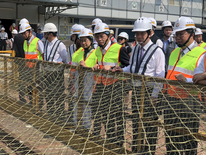 賴揆：協助年輕人運用工業4.0 邁向新創時代