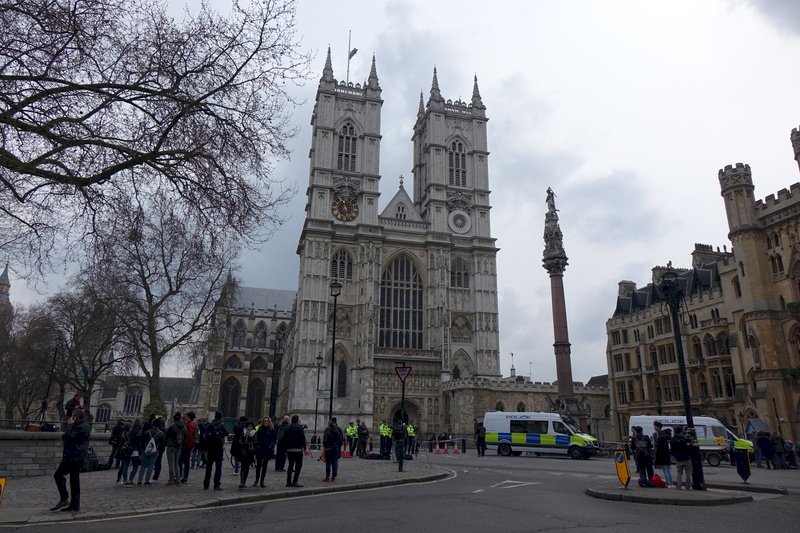 倫敦西敏寺汽車撞人案 英國緊急開會因應