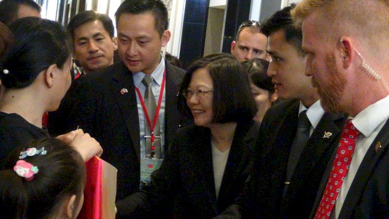紐時：蔡英文過境美台升溫 激怒中國