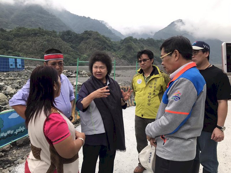 赴高雄勘災 陳菊：極端氣候是全世界課題
