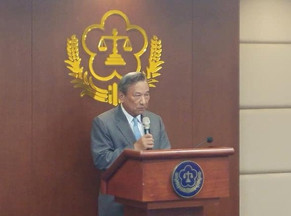 民法下修成年年齡至18歲 法務部建議需有3年緩衝期