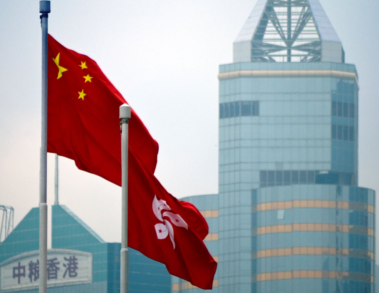 中共批英國勿包庇「亂港分子」 港人籲英對中制裁
