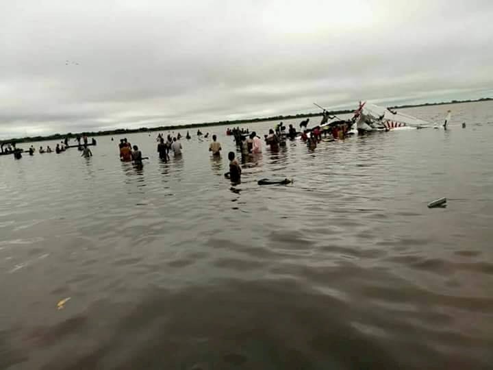 南蘇丹小飛機墜湖 至少6死