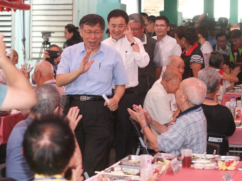 搶軍公教選票？ 柯文哲：服務市民不分藍綠