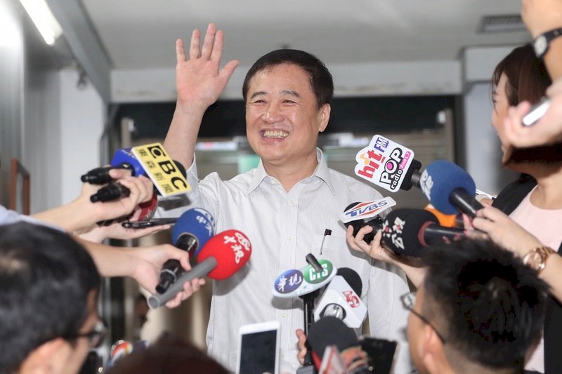 避角色混淆與政治角力 陳景峻請辭北農董座