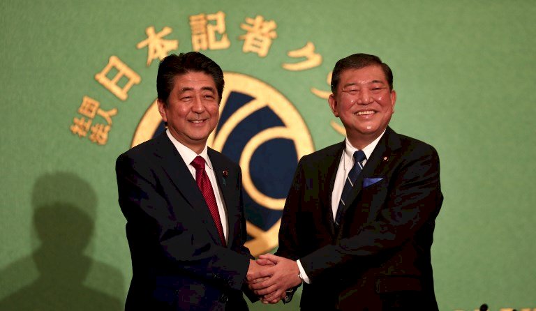 爭首相寶座 安倍與石破黨魁選舉首度辯論