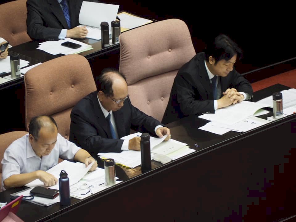 明年度預算案掀攻防 最快28日付委審查