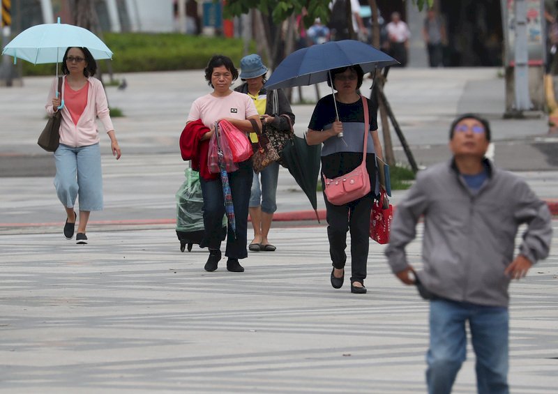 天氣漸趨穩定花東短暫雨 康芮動向待觀察