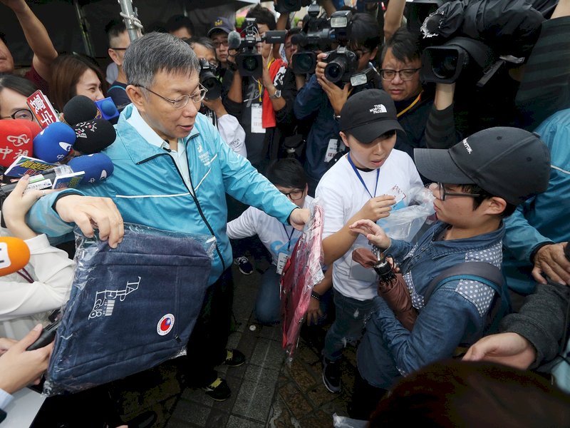 北市府嗡嗡包夯 凌晨2點半3000人額滿