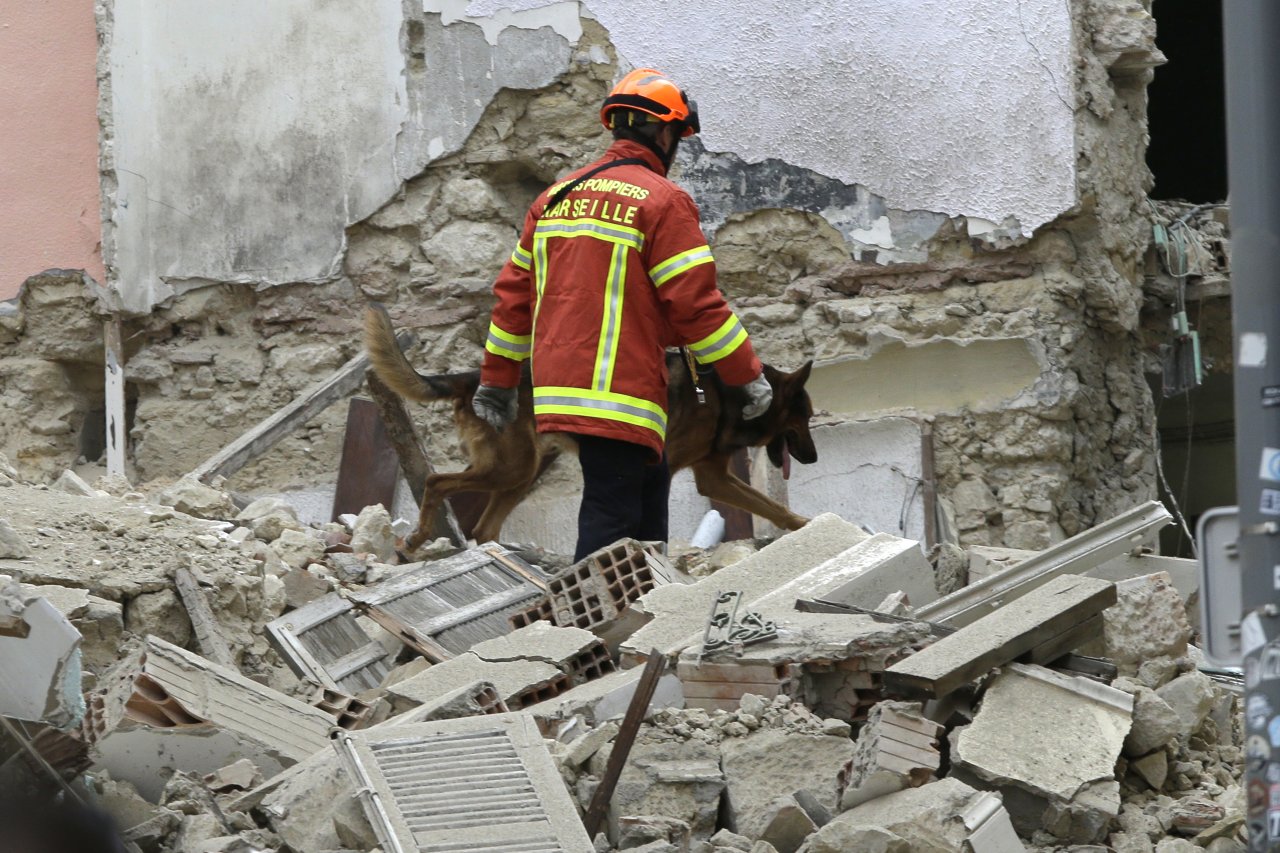 馬賽兩建築倒塌 可能8死