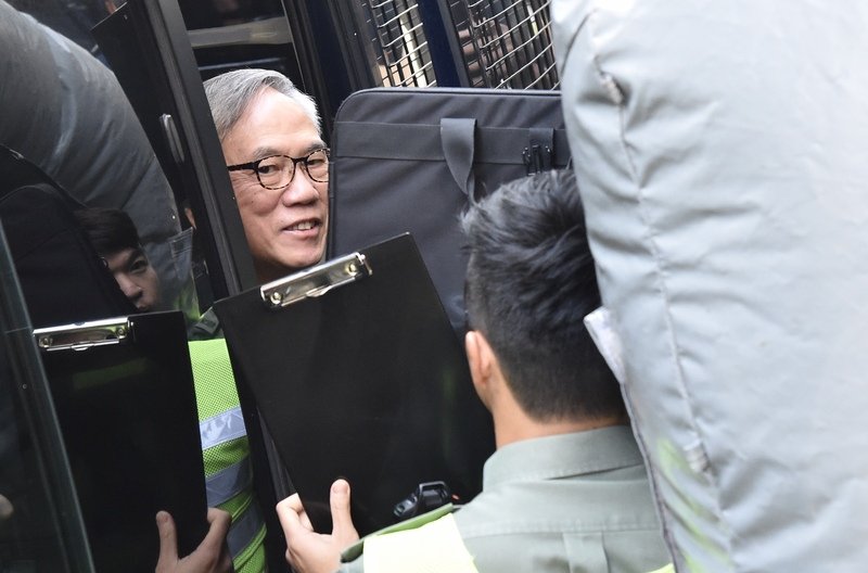 港前特首曾蔭權出獄 稱過寧靜生活
