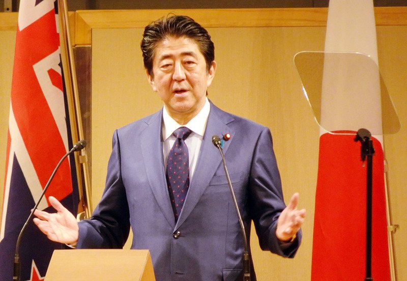 安倍首相在位時間平紀錄 艱難挑戰擺在眼前