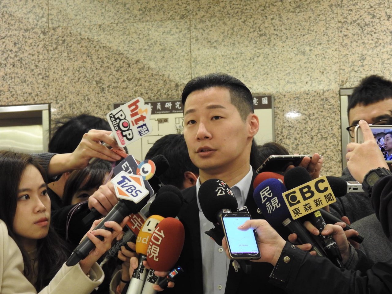 推動國會透明 立院通過林昶佐開放國會決議案