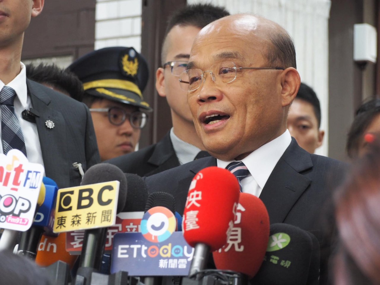 兩岸簽協議前應公投 蘇揆：沒有衝著誰