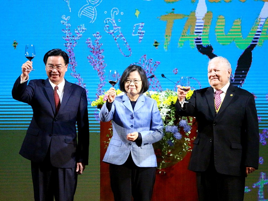 總統：對世界抱持善意 堅定貢獻國際社會
