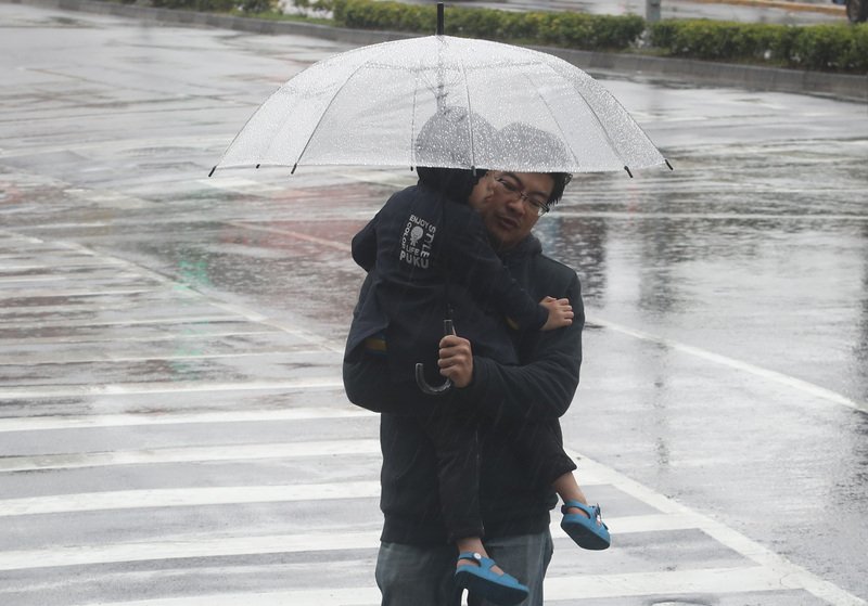 各地降雨漸趨緩 北東仍濕涼