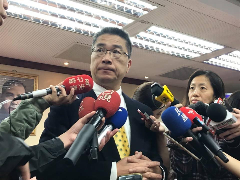 數位身分識別證印製 徐國勇：廠商不能有中國資金