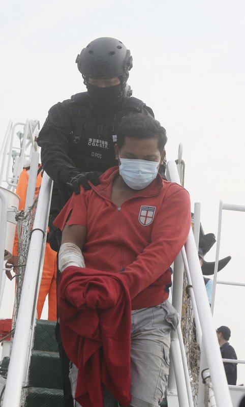 海巡遠渡重洋 今押返穩鵬號喋血菲籍凶嫌