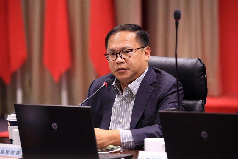賀瓏夜夜秀訕笑身障者站台 王義川下通牒要求賀瓏道歉