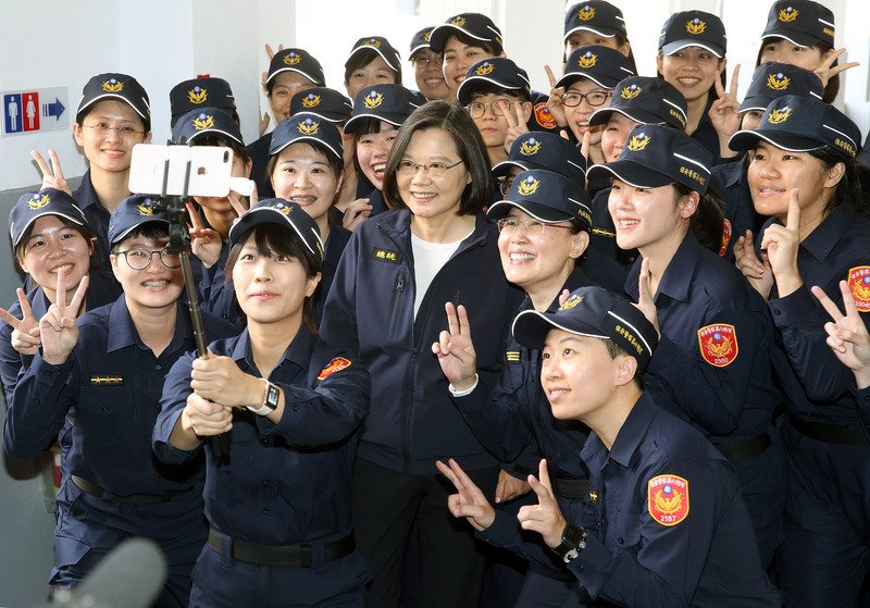 警察換新裝 總統：接著推警消專案社會住宅