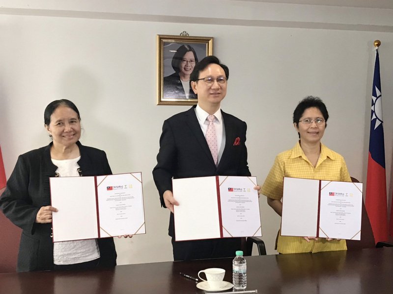 ◎國家實驗研究院在泰國成立第一個海外辦公室！台灣資助梅道診所人道救援。台灣業者在曼谷工藝展大放異彩。