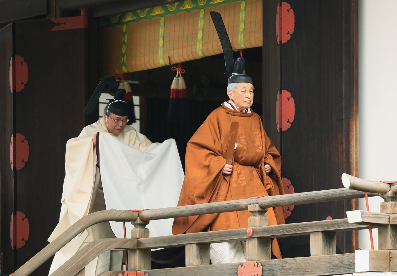 明仁著黃櫨染御袍 向祖先與眾神傳達退位