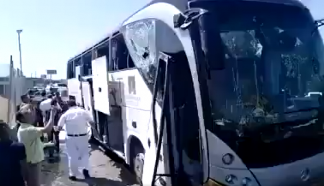 埃及觀光巴士遭爆炸攻擊 至少17傷