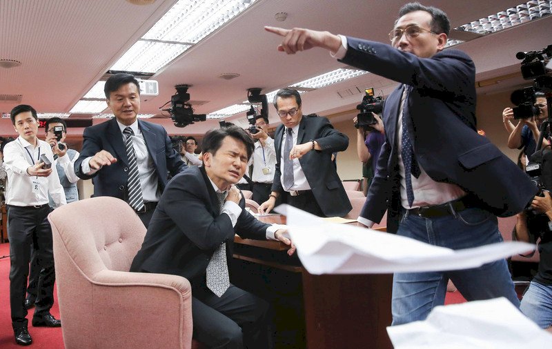 《國際橋牌社》成功活用「台灣政治IP」