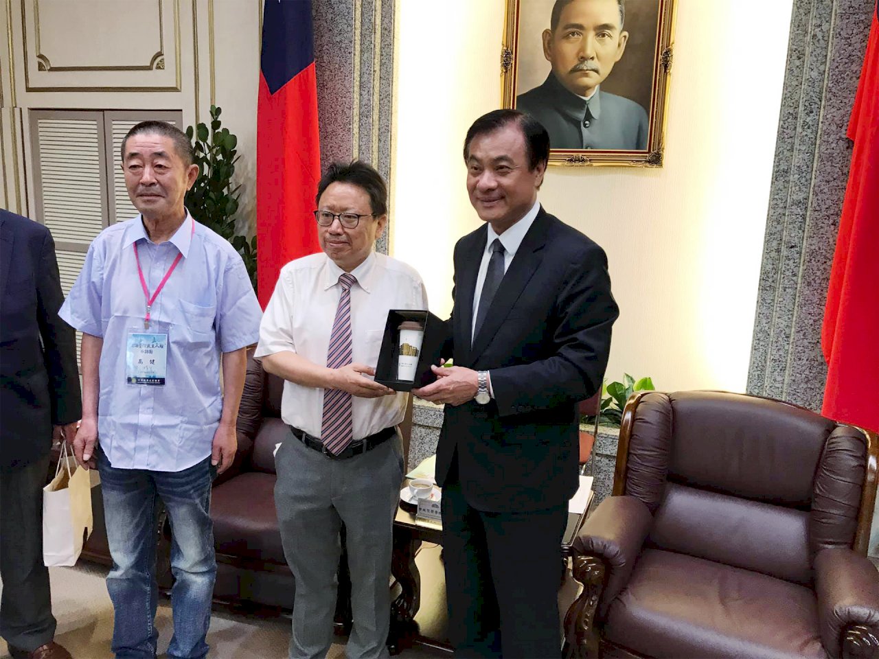 接見海外民運人士 蘇嘉全：盼華人社會與西方同步享受民主