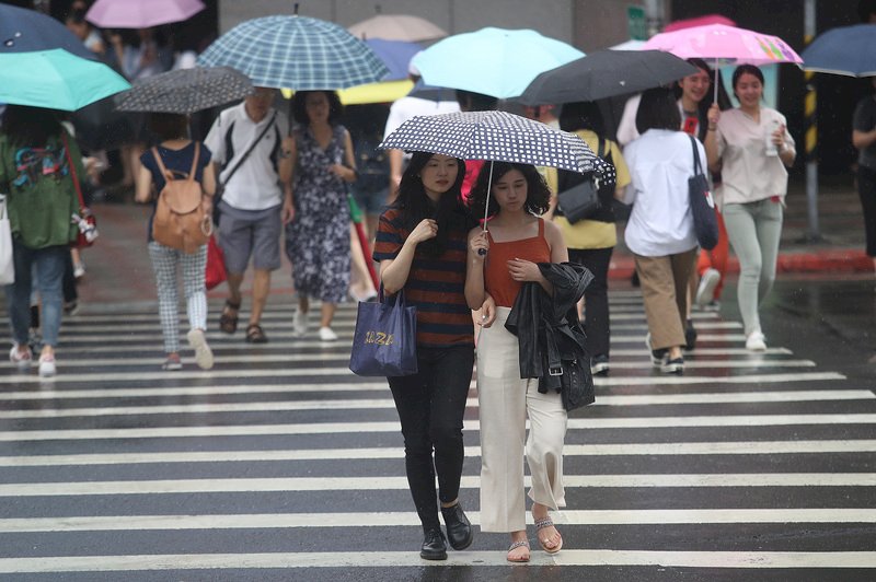 午後降雨趨緩  週末好天氣