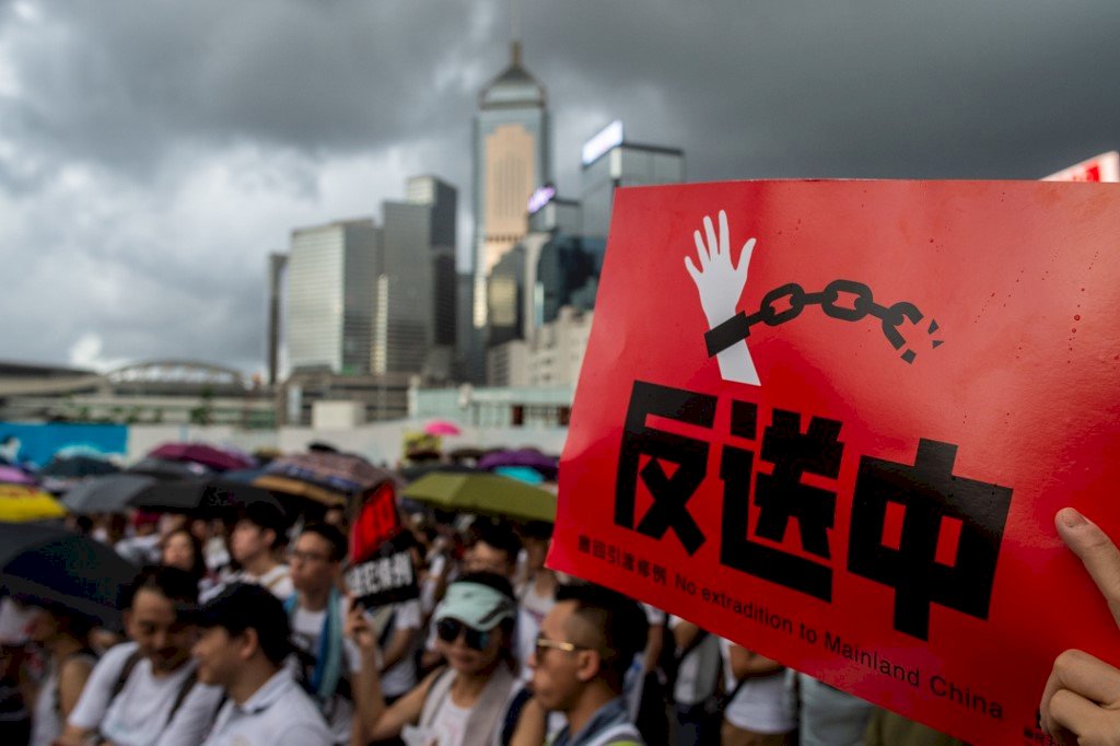 煤氣燈操縱法治港 強勢的23條與虛無的軟對抗