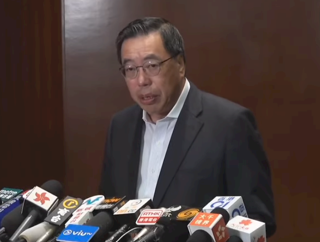港立法會取消大會 警民衝突示威民眾仍將留守